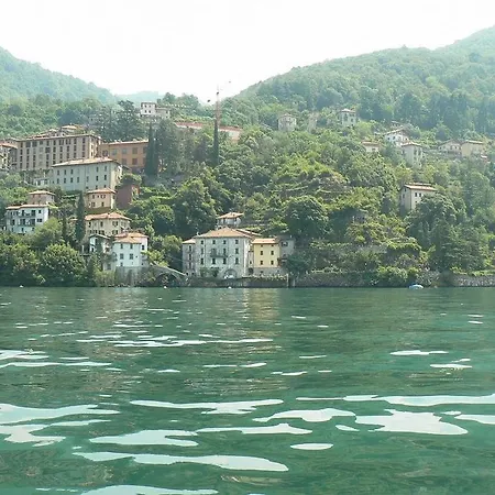 Waterfront Palazzo At Comolake 네소
